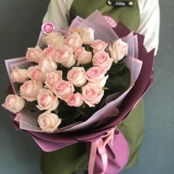 Бело-розовые розы 60 см (Россия) (articul  311202)